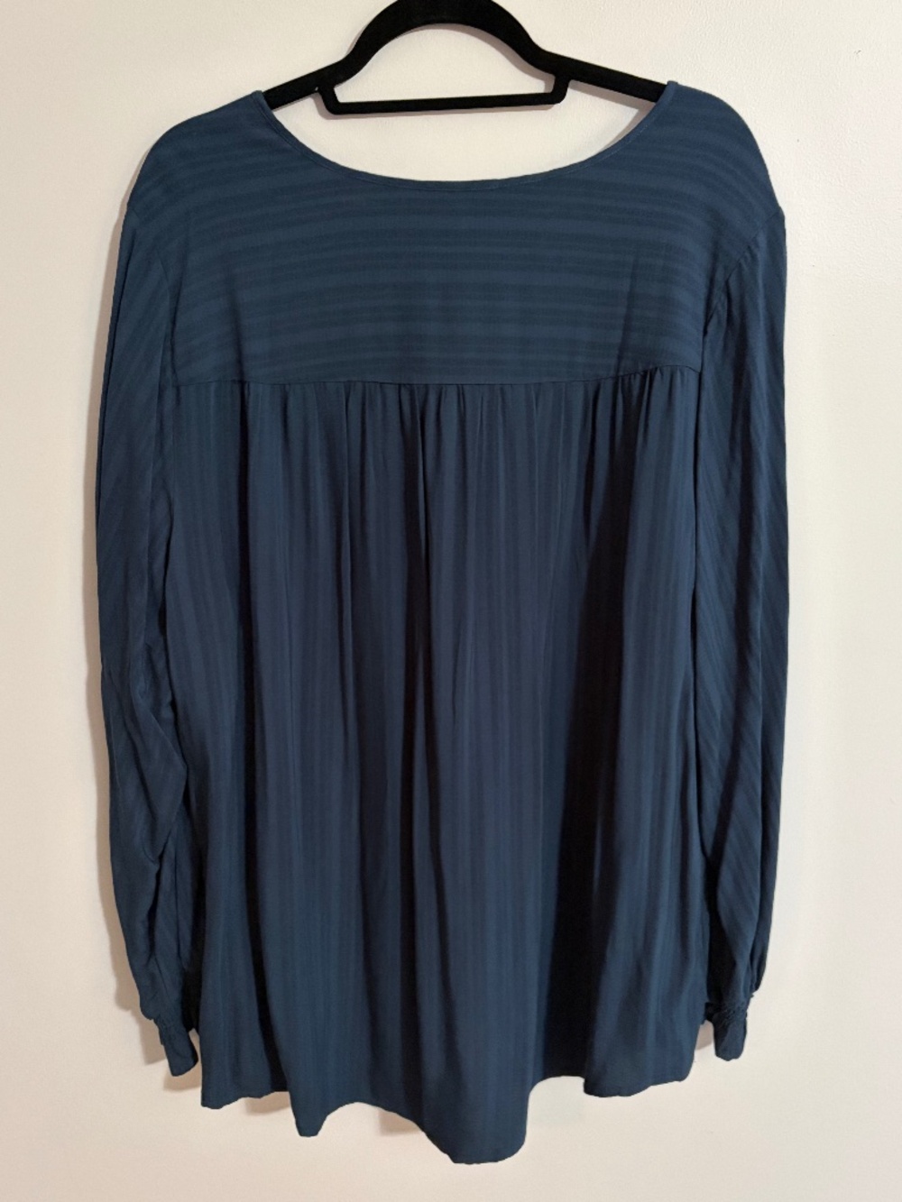 Target split-neck blouse - Picture 5 of 8